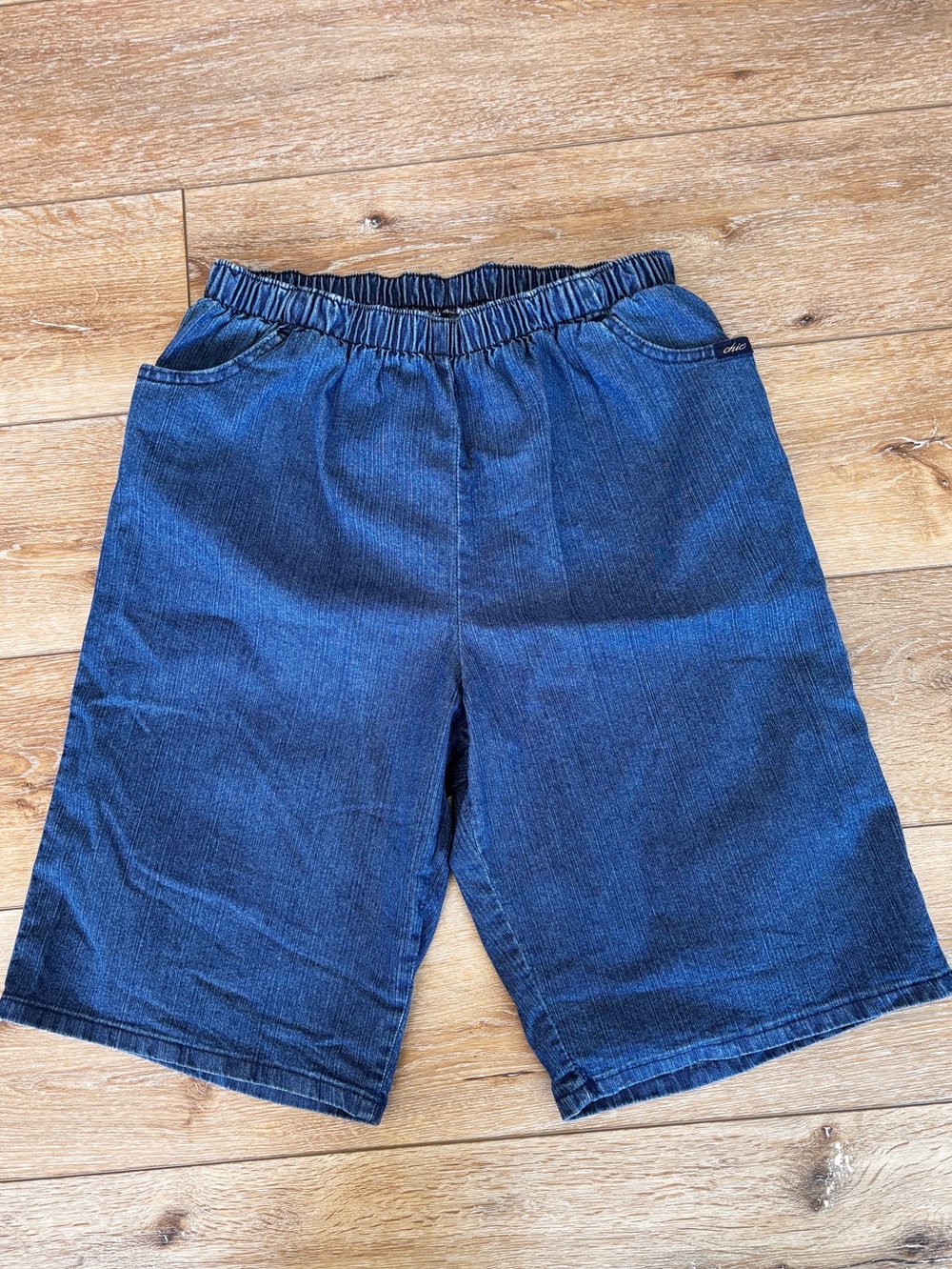 Chic Womens Bermuda Shorts Size 16 Elastic Waist Vtg Denim Jean Pockets Pull On